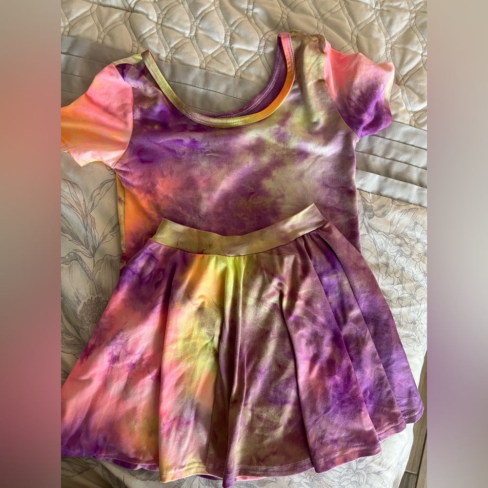 Wild rich kids tie die
